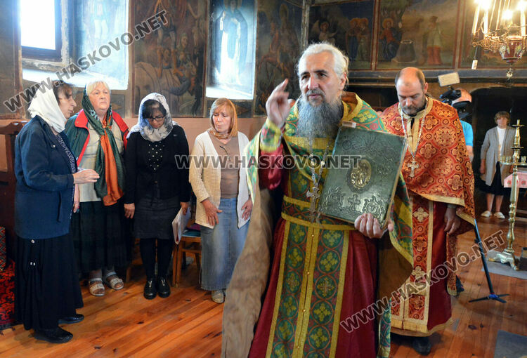 Свети Дух отбелязват миряните в с. Гарваново