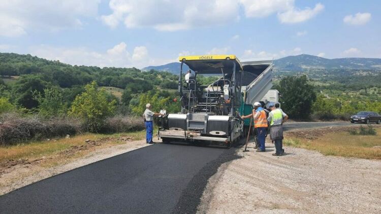 Рехабилитират пътища в община Момчилград