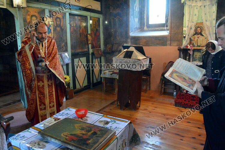 Свети Дух отбелязват миряните в с. Гарваново