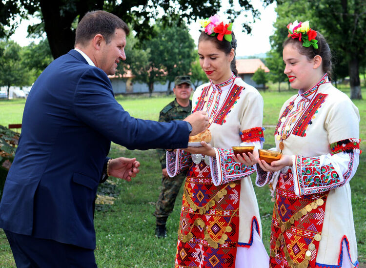 Паметен знак за 60 г. на Учебен полигон &bdquo;Корен&ldquo;, отличиха военнослужещи
