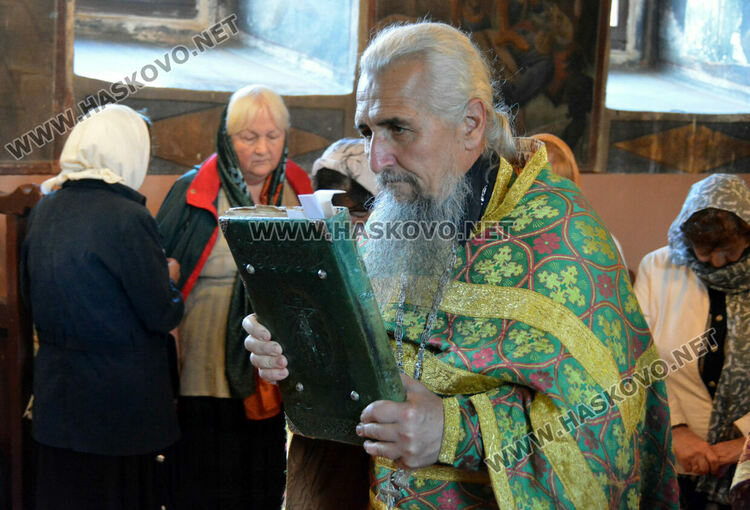Свети Дух отбелязват миряните в с. Гарваново