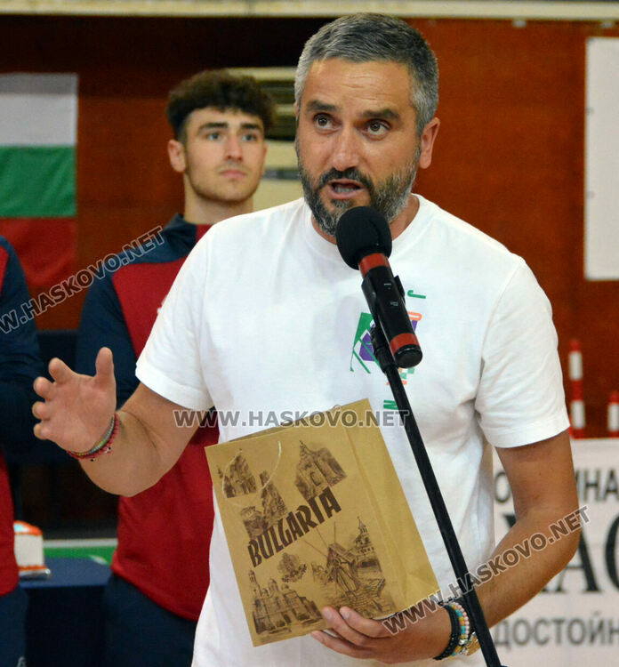 Посрещнаха баскетболните шампиони, целта им е “А” група