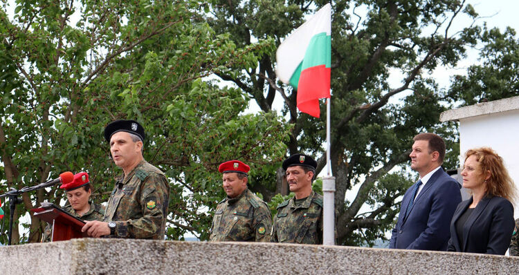 Паметен знак за 60 г. на Учебен полигон &bdquo;Корен&ldquo;, отличиха военнослужещи