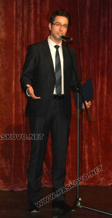 Министър Атанасов: От Хасково започна любовната ми афера с театъра, която ще продължи докато съм жив