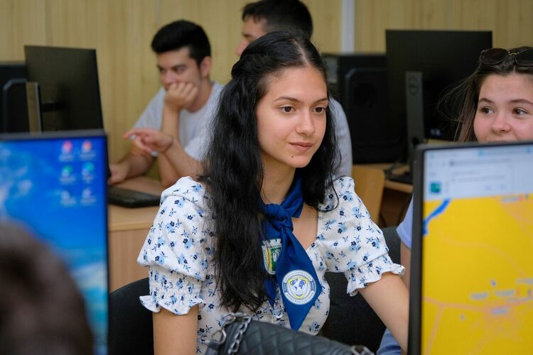 Гимназията по туризъм демонстрира иновативни уроци пред гости от три училища