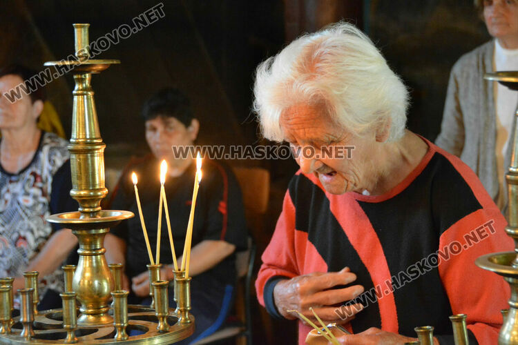 Свети Дух отбелязват миряните в с. Гарваново