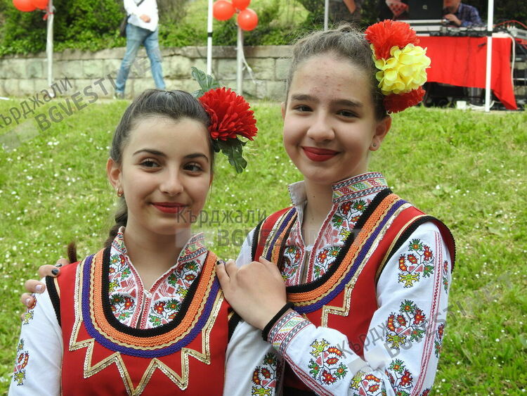 Проект „Традициите ни обединяват“ открива общото между фолклора на народите и етносите в Европа