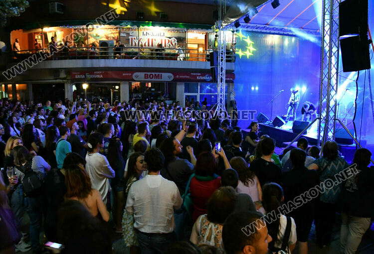 Министър Атанасов: От Хасково започна любовната ми афера с театъра, която ще продължи докато съм жив