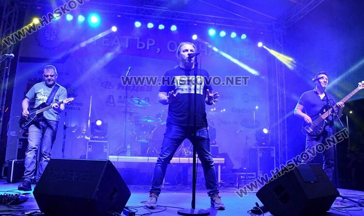 Министър Атанасов: От Хасково започна любовната ми афера с театъра, която ще продължи докато съм жив