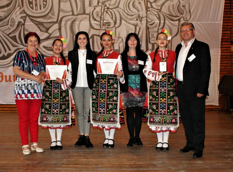 Над четиристотин и петдесет деца се включиха в Националния фолклорен конкурс „Широка лъка пее, свири и танцува“