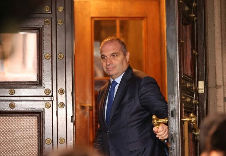 Докладът за разплащанията с пътностроителните фирми не получен в МРРБ