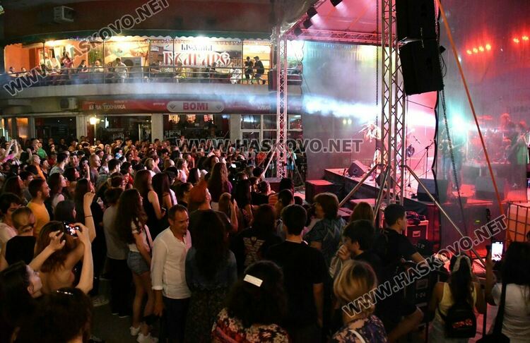 Министър Атанасов: От Хасково започна любовната ми афера с театъра, която ще продължи докато съм жив