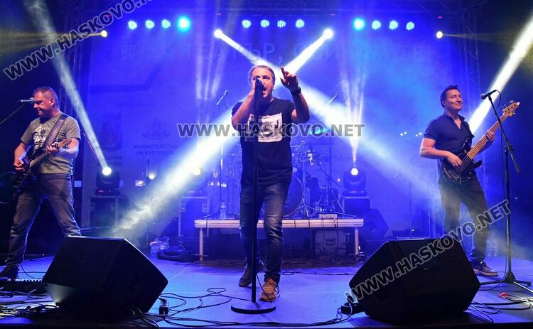 Министър Атанасов: От Хасково започна любовната ми афера с театъра, която ще продължи докато съм жив