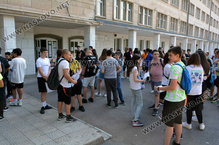 Над 3500 ученици от 7 и 10 клас на националния изпит по български език