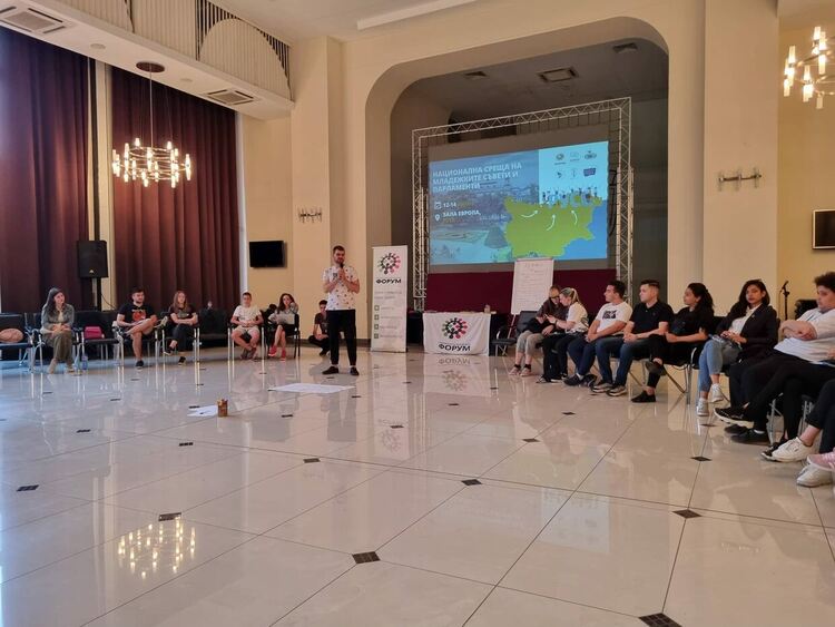 Общински ученически парламент - Димитровград с участие в Националната среща на младежките парламенти и съвети