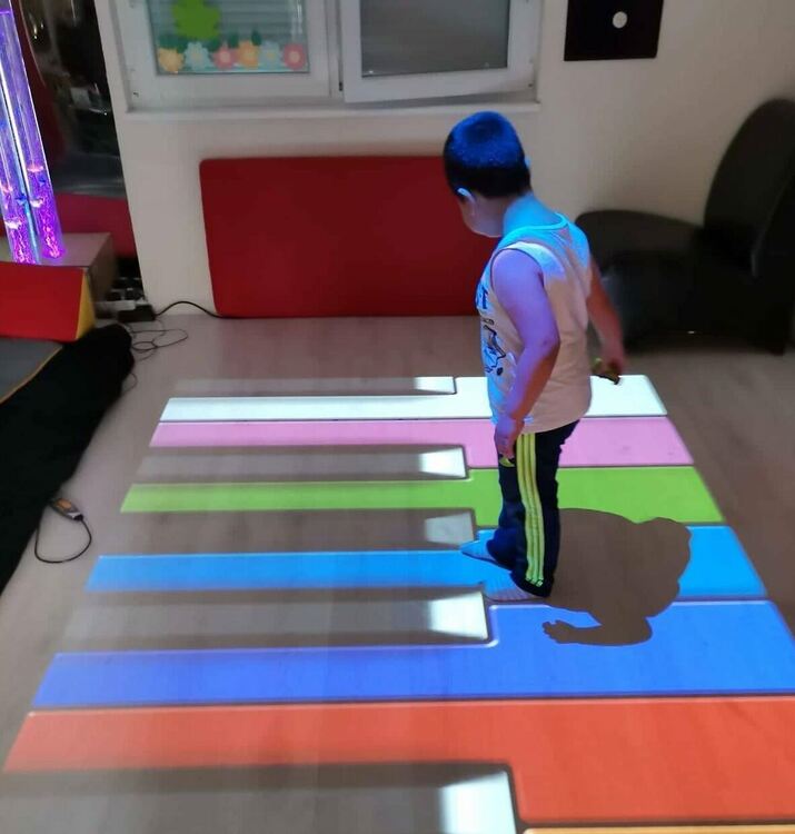 Дарение „интерактивен под“ за Дневния център в Хасково