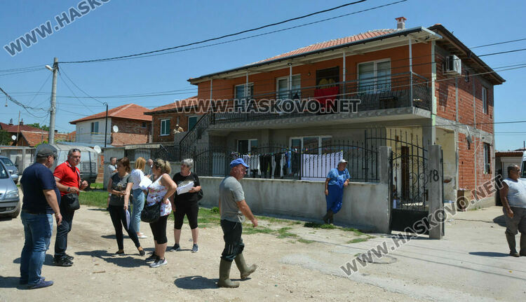 ВиК с акция срещу длъжници в „Република“: плащат, когато багерът започне да копае