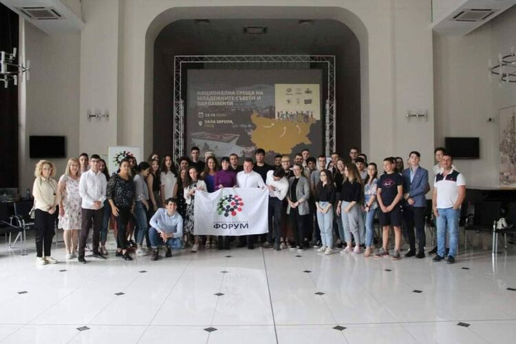 Общински ученически парламент - Димитровград с участие в Националната среща на младежките парламенти и съвети