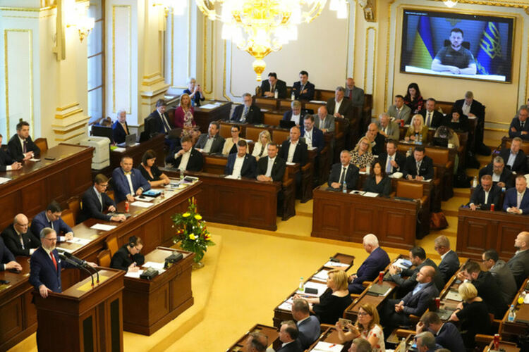 Зеленски: Русия е хвърлила око на "обширна зона от Варшава до София"