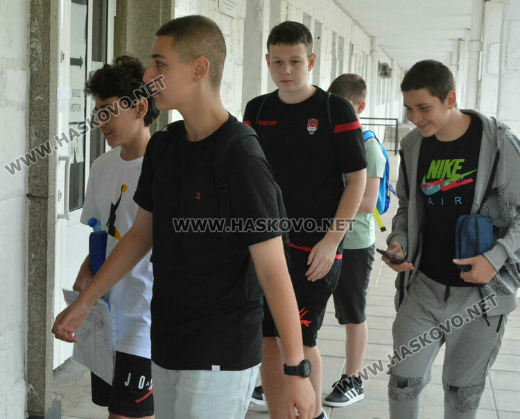 Седми и десети клас са на национално външно оценяване по математика