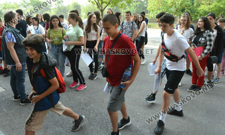 Седми и десети клас са на национално външно оценяване по математика