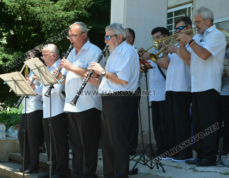 Танцово вълшебство на три сцени в Хасково