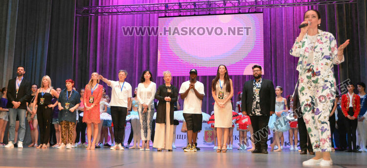 Танцово вълшебство на три сцени в Хасково