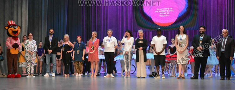Танцово вълшебство на три сцени в Хасково