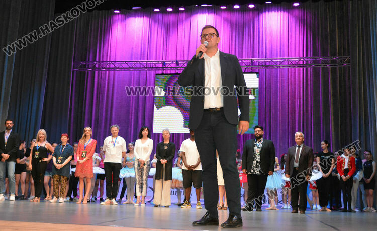 Танцово вълшебство на три сцени в Хасково