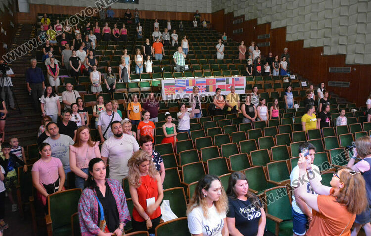 Танцово вълшебство на три сцени в Хасково