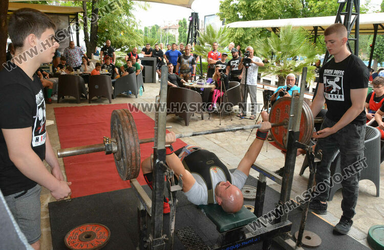 12-годишен силовак от Казахстан вдига за Купата „Антон Колев“ в Хасково