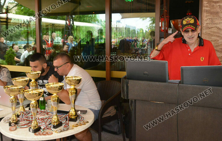 12-годишен силовак от Казахстан вдига за Купата „Антон Колев“ в Хасково