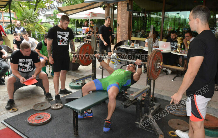 12-годишен силовак от Казахстан вдига за Купата „Антон Колев“ в Хасково