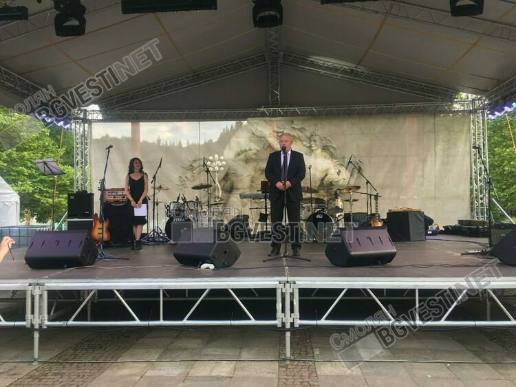 62-години Обединен Смолян! Стотици пяха  и танцуваха със "Сигнал"