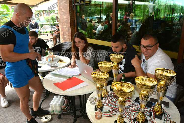 12-годишен силовак от Казахстан вдига за Купата „Антон Колев“ в Хасково