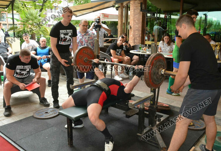 12-годишен силовак от Казахстан вдига за Купата „Антон Колев“ в Хасково