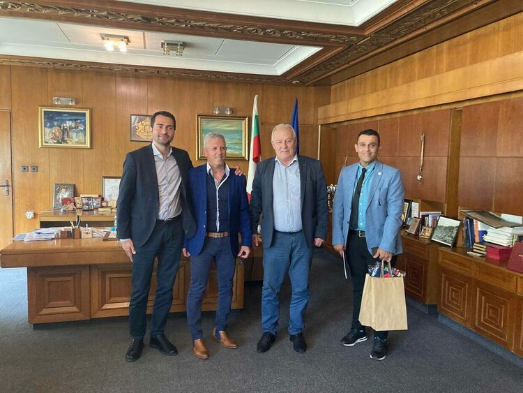 Делегация от побратимения град Ксанти гостува на Смолян  за празника на обединения град