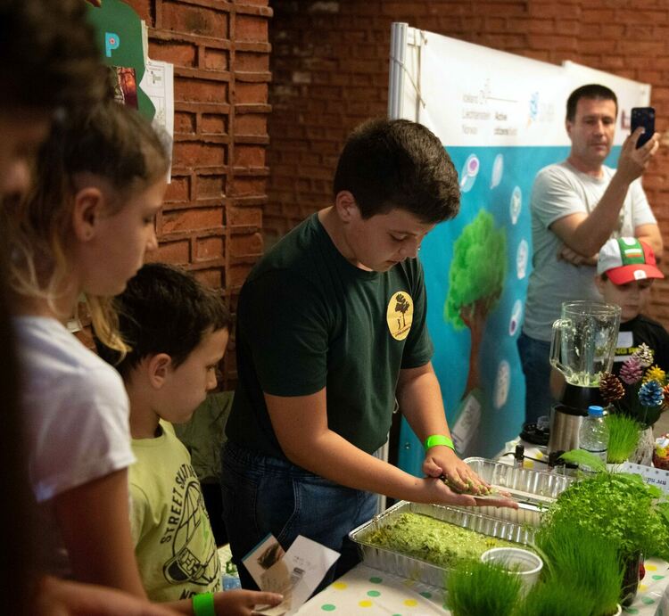 Стилиян Язаджиев от Хасково грабна наградата на публиката в националния фестивал &bdquo;Младите &ndash; за Земята&ldquo;