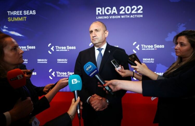 Радев: Ако продължава блокирането на работата на институциите и на парламента, изборите са неизбежен вариант