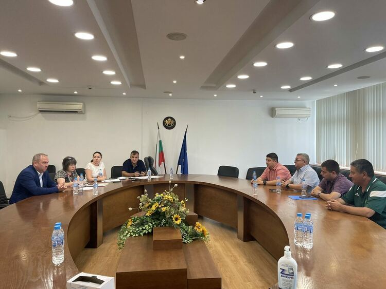 В Асоциацията по ВиК се проведе среща във връзка с водоснабдяването в село Градина