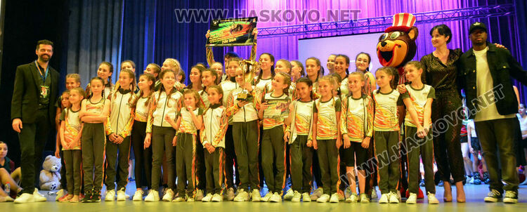 Купата на кмета във фестивала “Вълшебен свят“ е за танцьорите от „Косара“-Асеновград