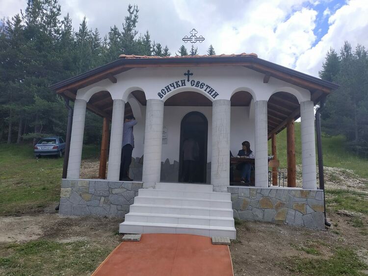 Двадесет и девети параклис осветиха край Момчиловци