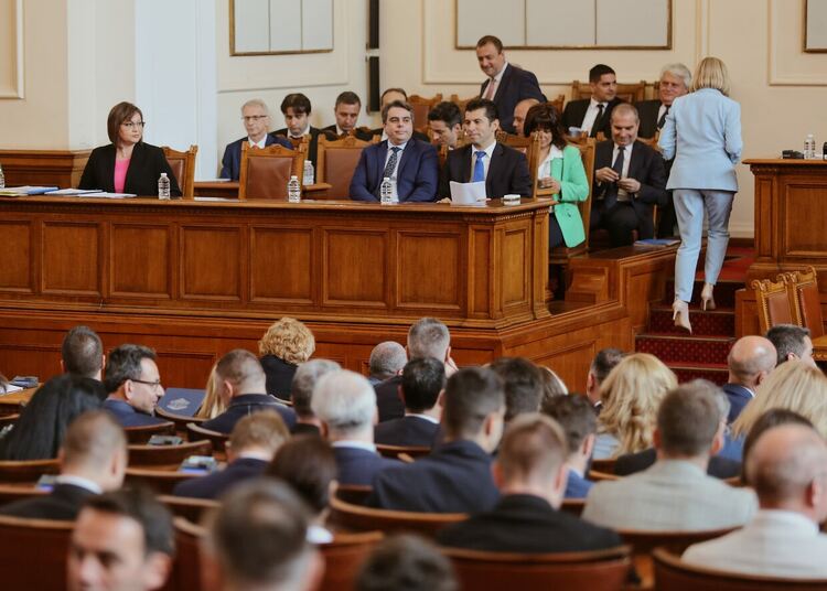 Дебатът по вота на недоверие към правителството (на живо)