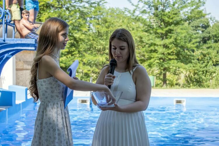 Димитровградския басейн отвори врати - за деца безплатно, за младежи - 1лв., за възрастни - 3лв. на ден