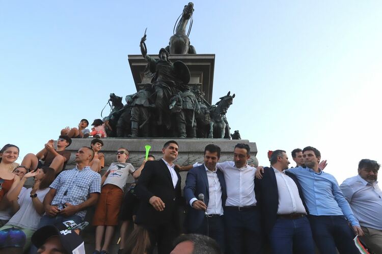 Марш за "Европейска България - в защита на Парламентаризма и демокрацията!", организиран Правосъдие за всеки. Присъстват: Никола Минчев и Мирослав Иванов, Кирил Петков, Даниел Лорер, Линда Петкова . БГНЕС/МИХАЕЛА КАТЕРИНСКА