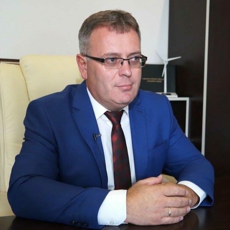 Кметът на Рудозем в протест пред НС: "Общините сме най-важната част от държавата"