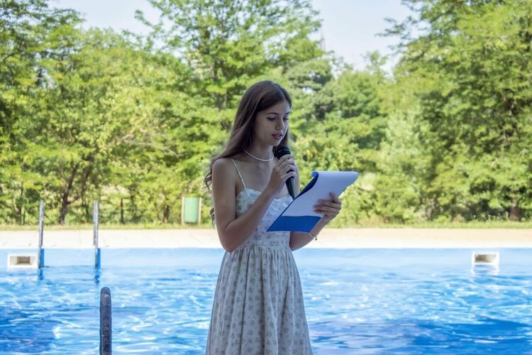 Димитровградския басейн отвори врати - за деца безплатно, за младежи - 1лв., за възрастни - 3лв. на ден