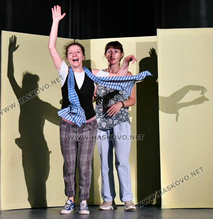 Ученици гледаха форум-театър, посветен на Международния ден за борба с наркоманиите