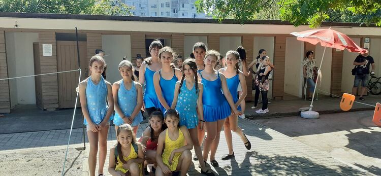 Димитровградския басейн отвори врати - за деца безплатно, за младежи - 1лв., за възрастни - 3лв. на ден