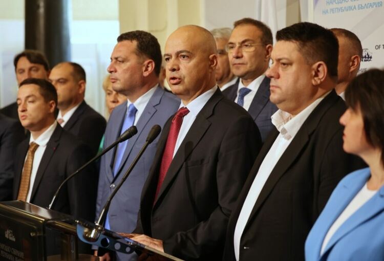 Днес ставаме свидетели на поредния саботаж на работата на българския парламент, коментира Георги Свиленски